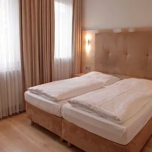 3* Hotel Am Kurfuerstenplatz - Messe