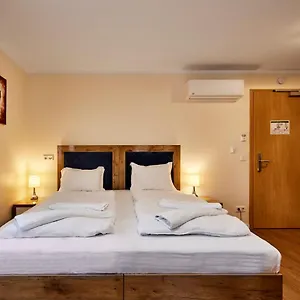 מלון Isha